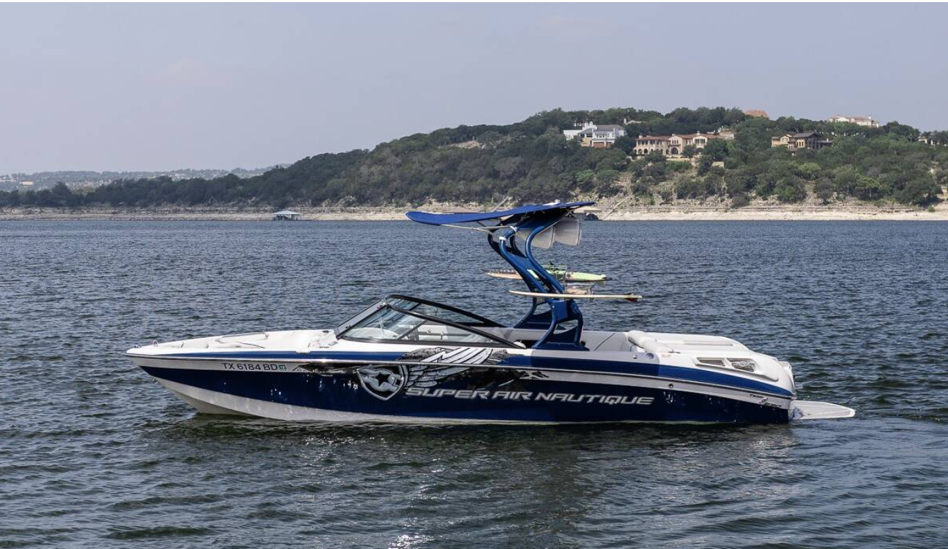 Nautique 230 charter boat on Lake Travis